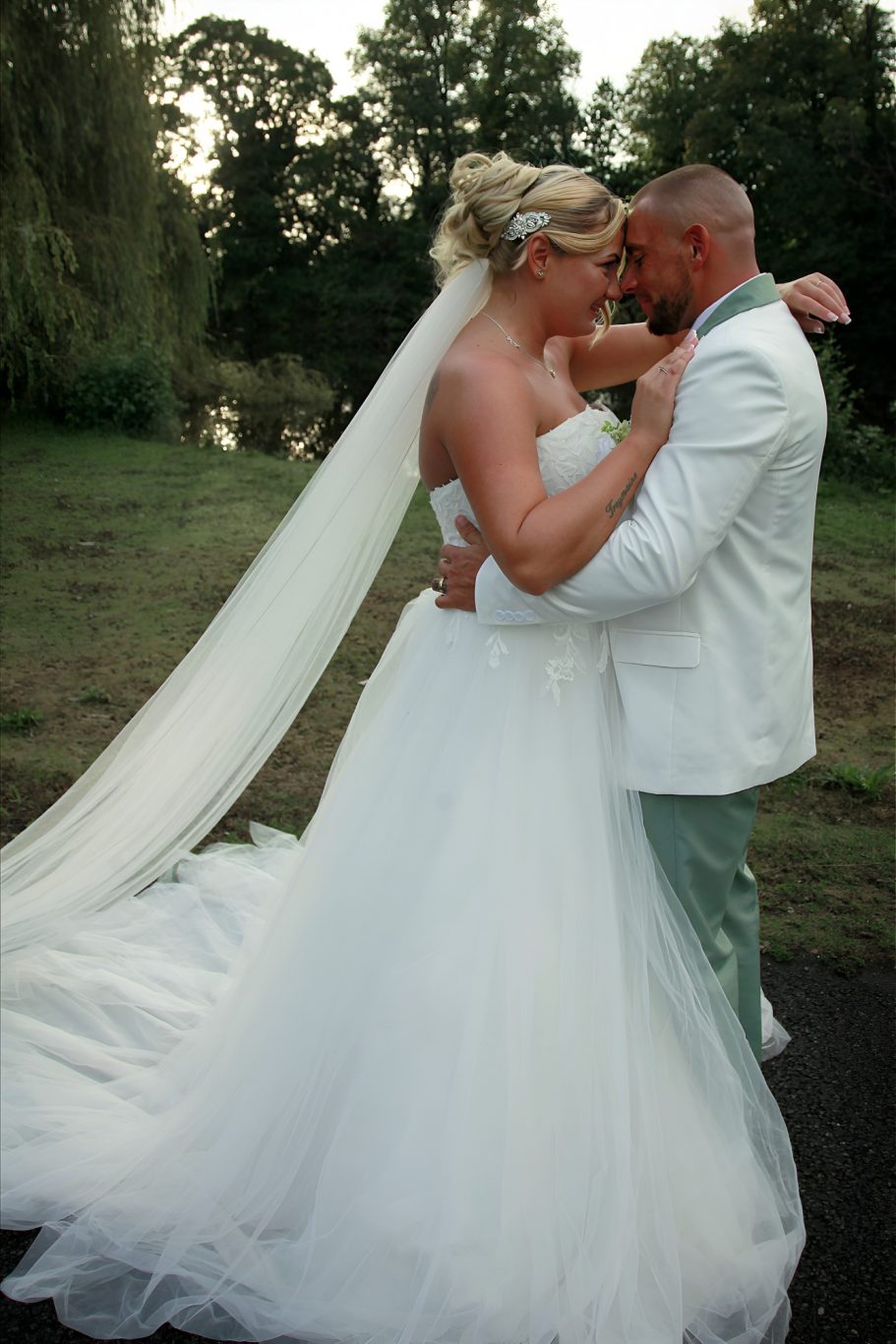 Bride & Groom wedding photography Brockencote Hall Hotel, Stourbridge Photographed by Wolverhampton wedding photographer Sarah Ratcliffe